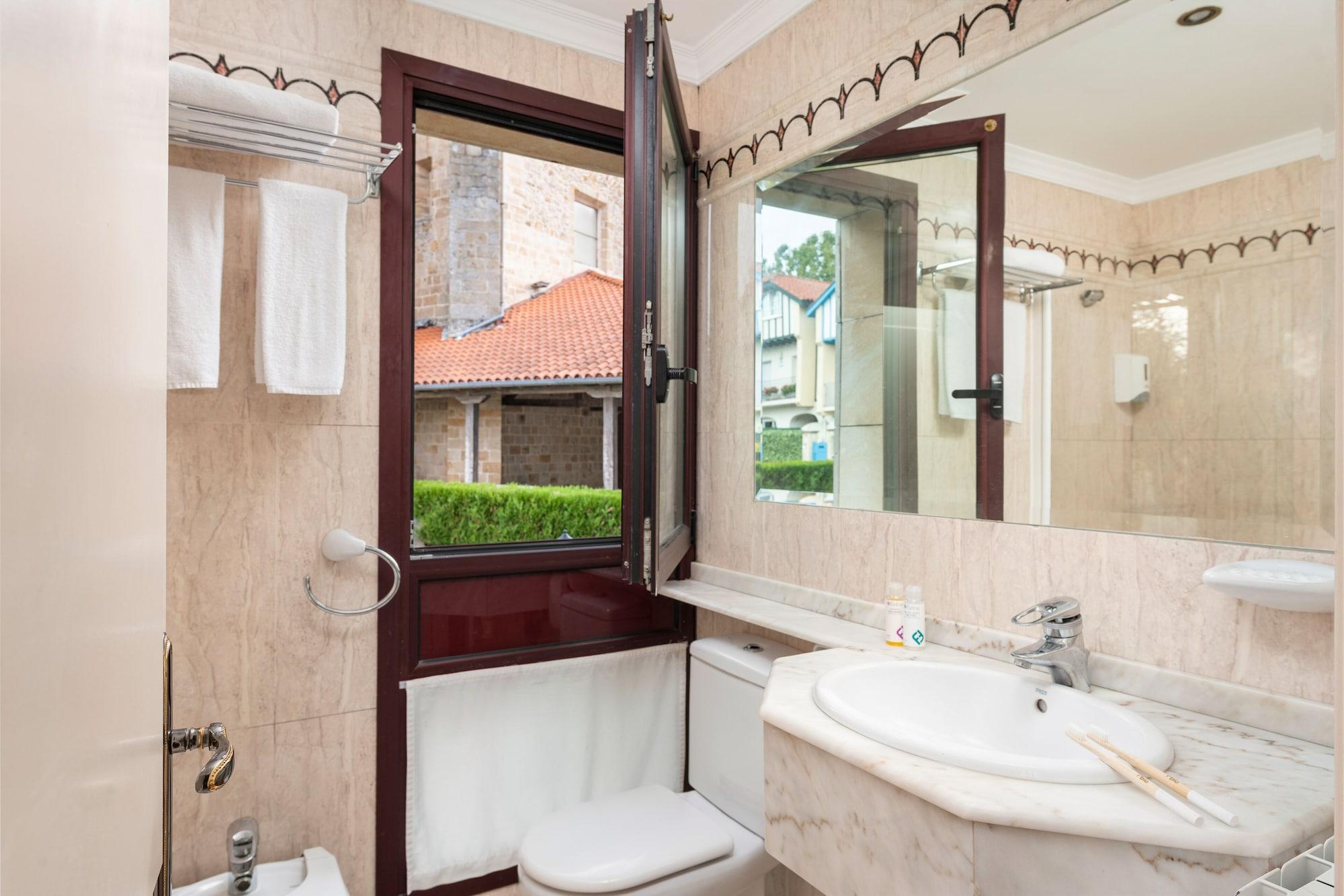 Hospedium Hotel Blu Loiu Ngoại thất bức ảnh