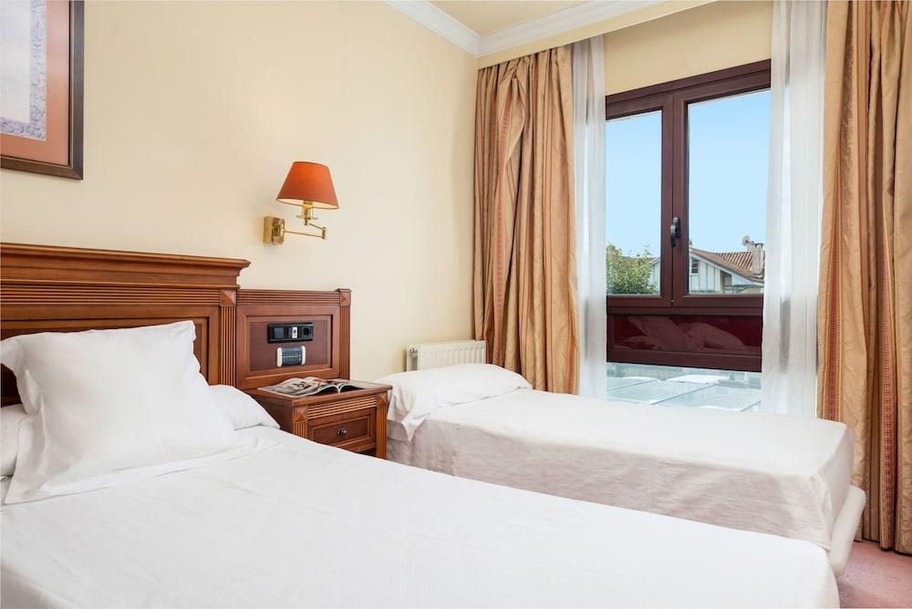 Hospedium Hotel Blu Loiu Ngoại thất bức ảnh