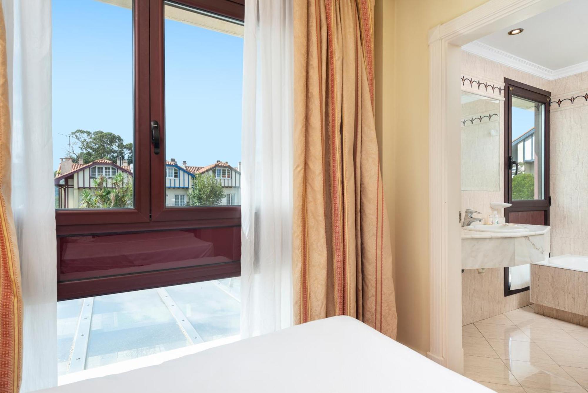 Hospedium Hotel Blu Loiu Ngoại thất bức ảnh