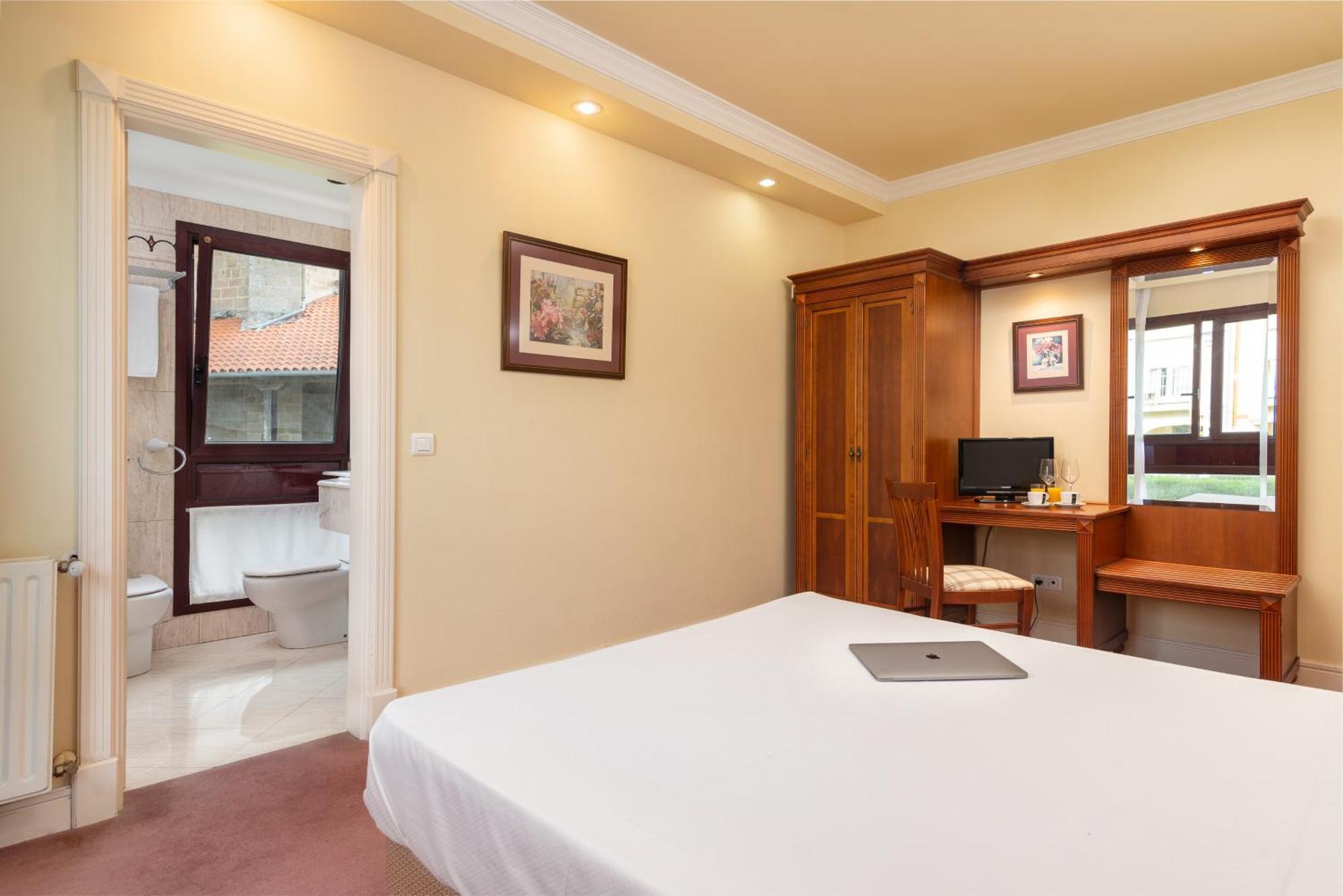 Hospedium Hotel Blu Loiu Ngoại thất bức ảnh